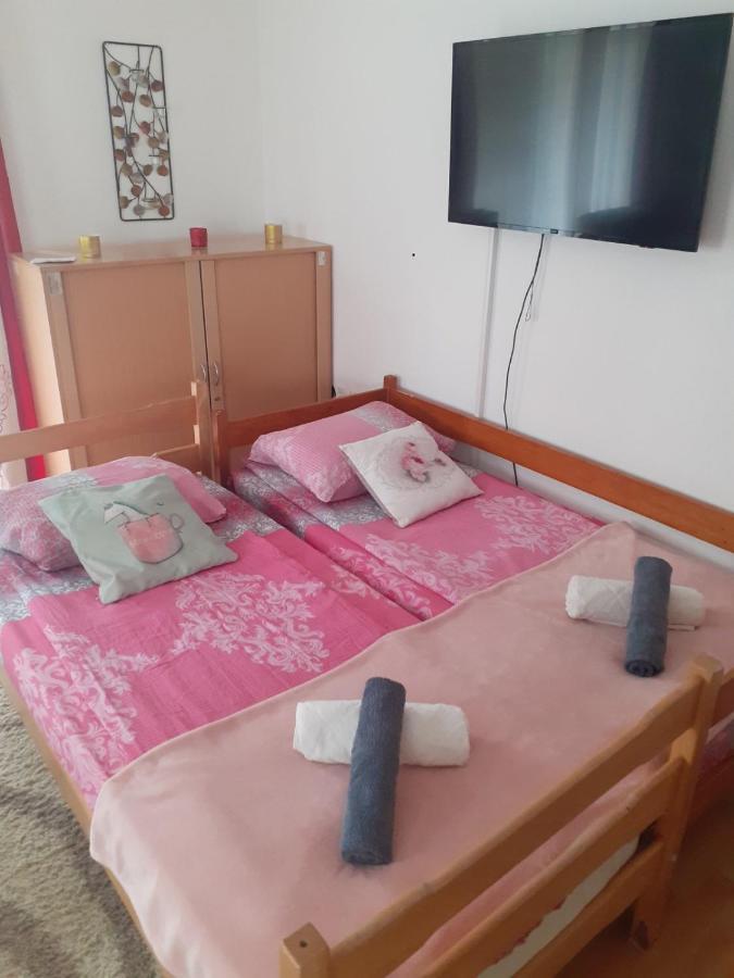 Sleep & Fly - Sarajevo Airport Apartment 외부 사진
