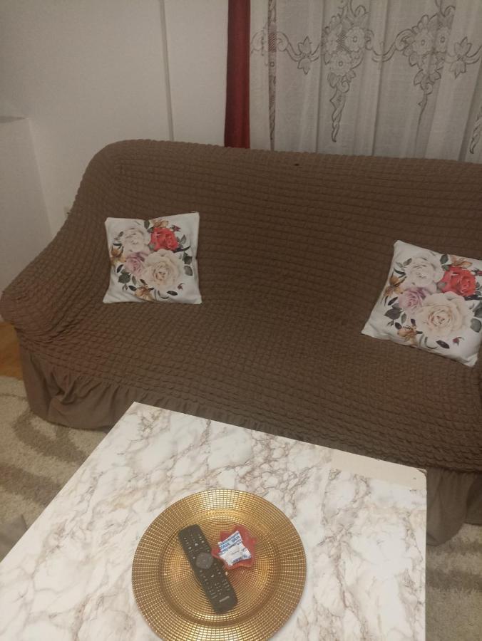 Sleep & Fly - Sarajevo Airport Apartment 외부 사진